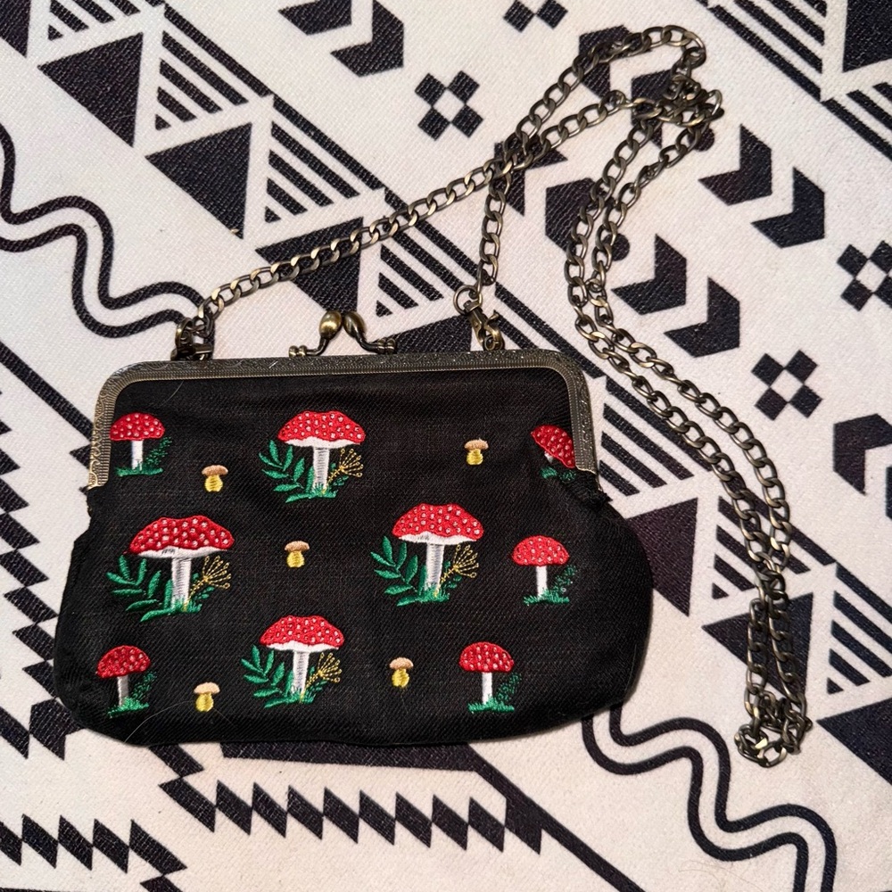 Custom shroom Embroidered Black Chain Bag